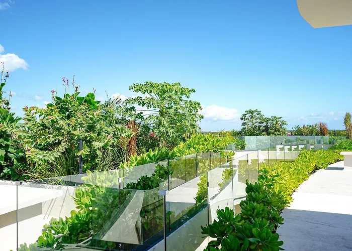 Oasis Jungle Views, 4 Pools & Near Apartment *